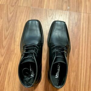 Brand New Kenneth Cole Black Leather Oxfords